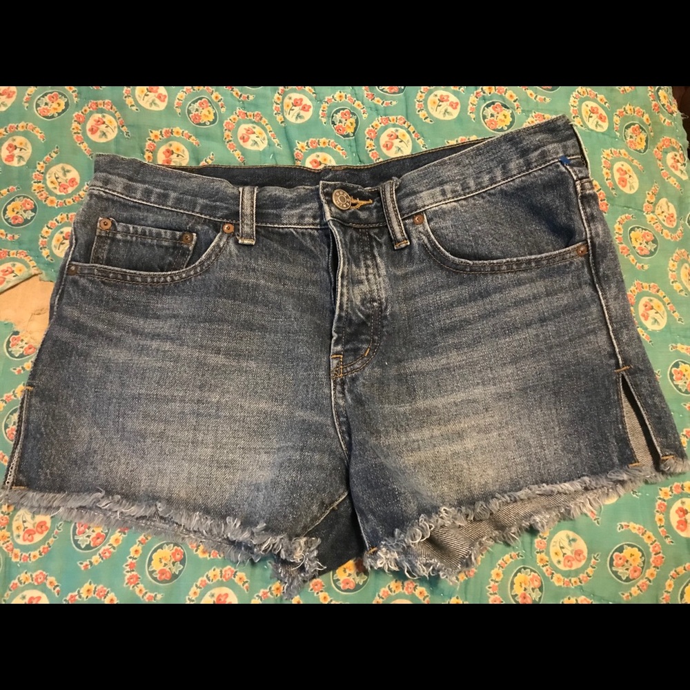 BDG HIGH RISE BREEZY DENIM SHORTS